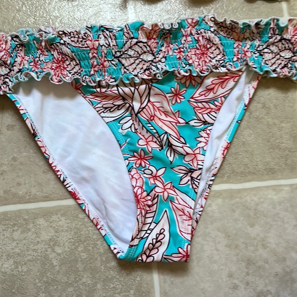 Floral bikini set! - Picture 2 of 5